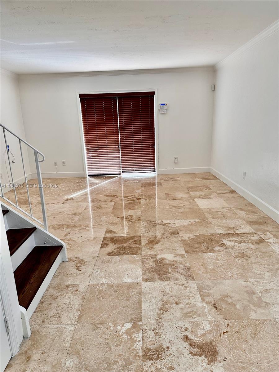 Villas Of Pinecrest Condo