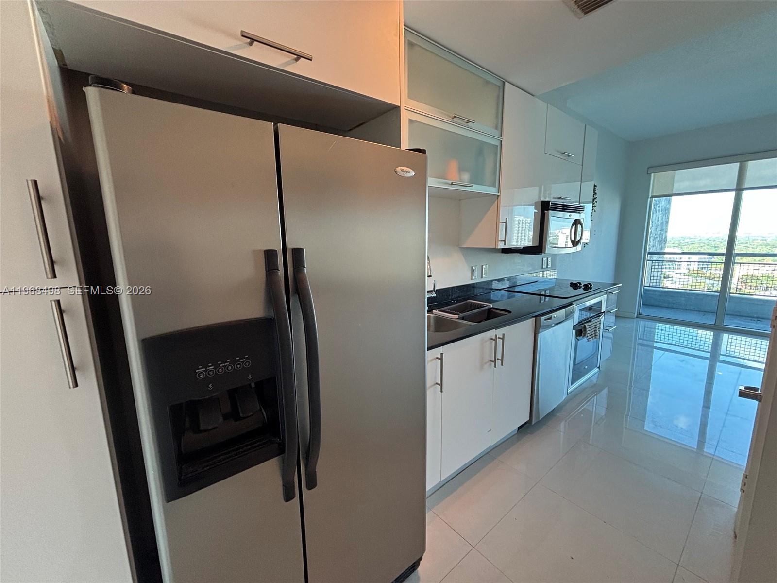 60 SW 13 ST #1415, Miami FL 33131