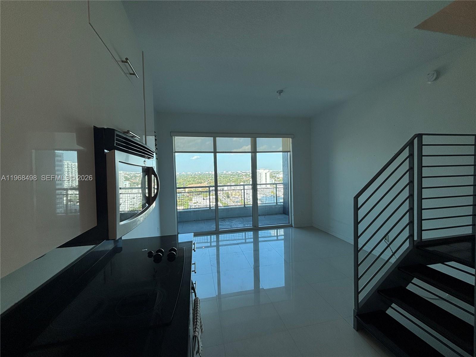 60 SW 13 ST #1415, Miami FL 33131