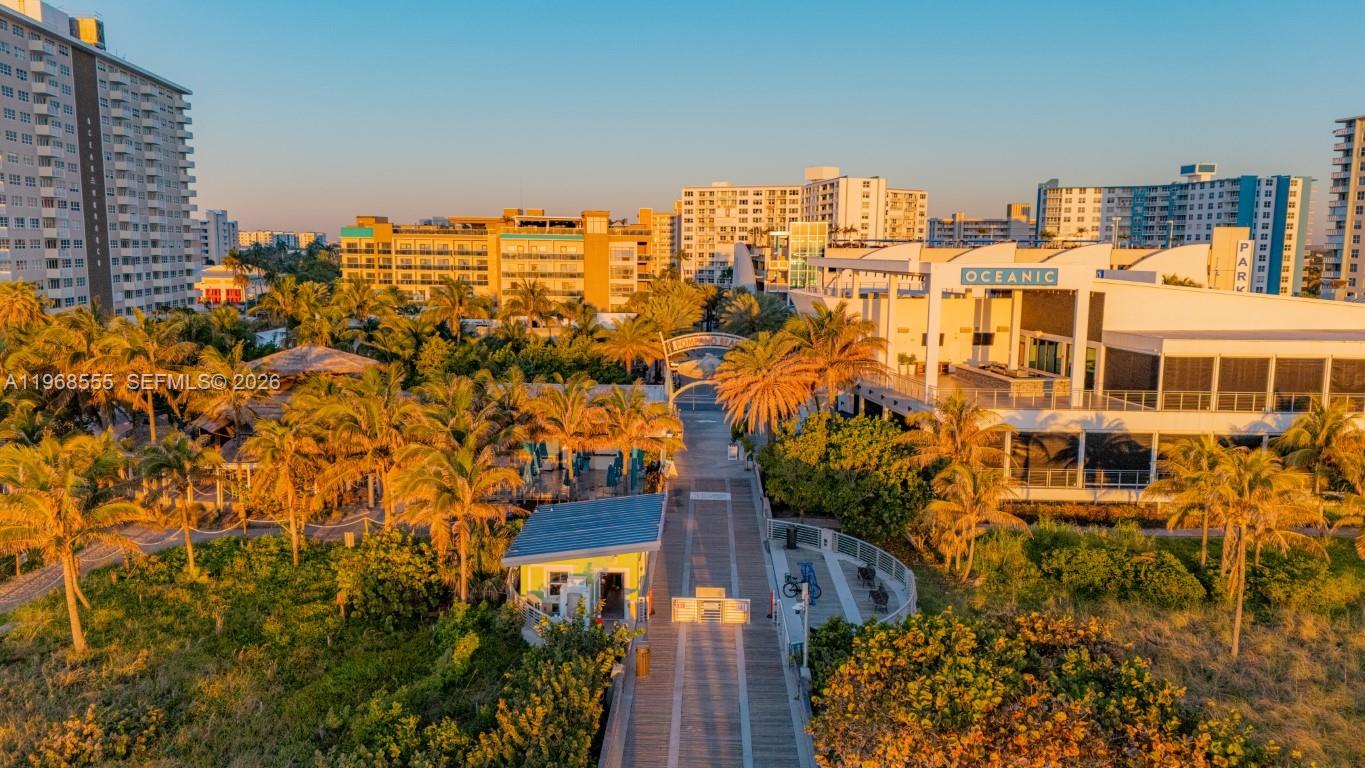 Spacious garage and storage at 328 Ocean Blvd - Condo in Pompano Beach