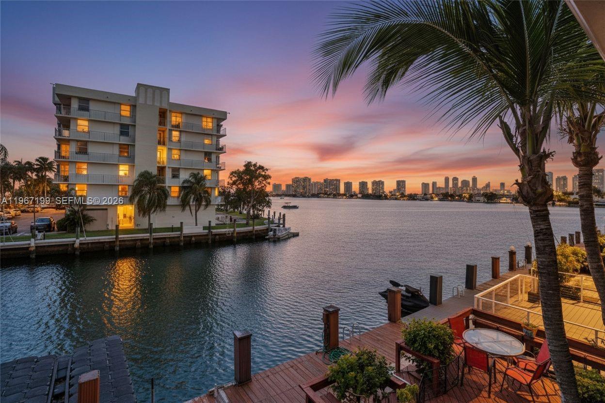 Lakeview Townhouses Condo