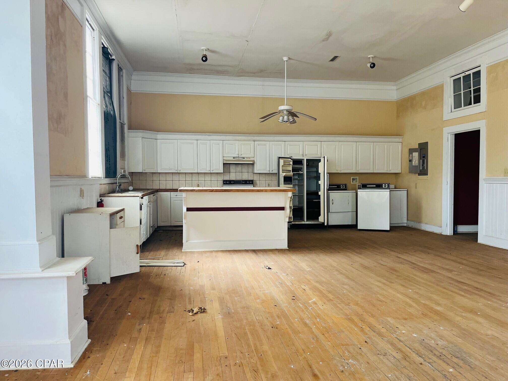Image 3 For 4181 Apple White Street