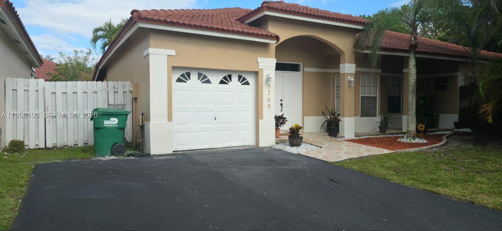 Patio Homes Of Doral Pine