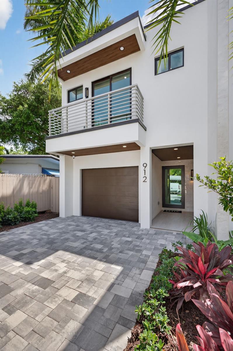 Homes for sale in Fort Lauderdale, FL | 912 Se 13Th St, Fort Lauderdale, FL 33316 | MLS# A11968271