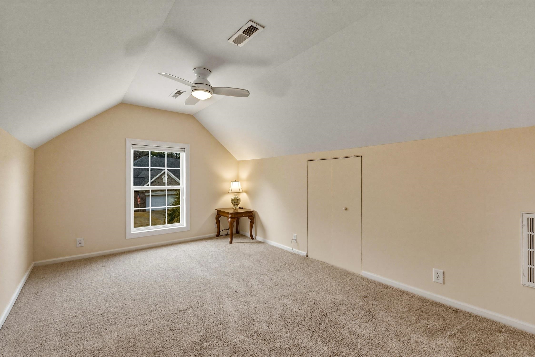 2604571 | Photo 26