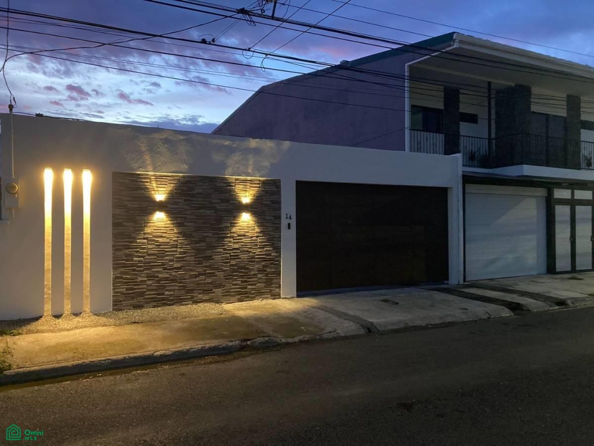 3 bed Single Family Homes For Sale in Garabito, Puntarenas - 1