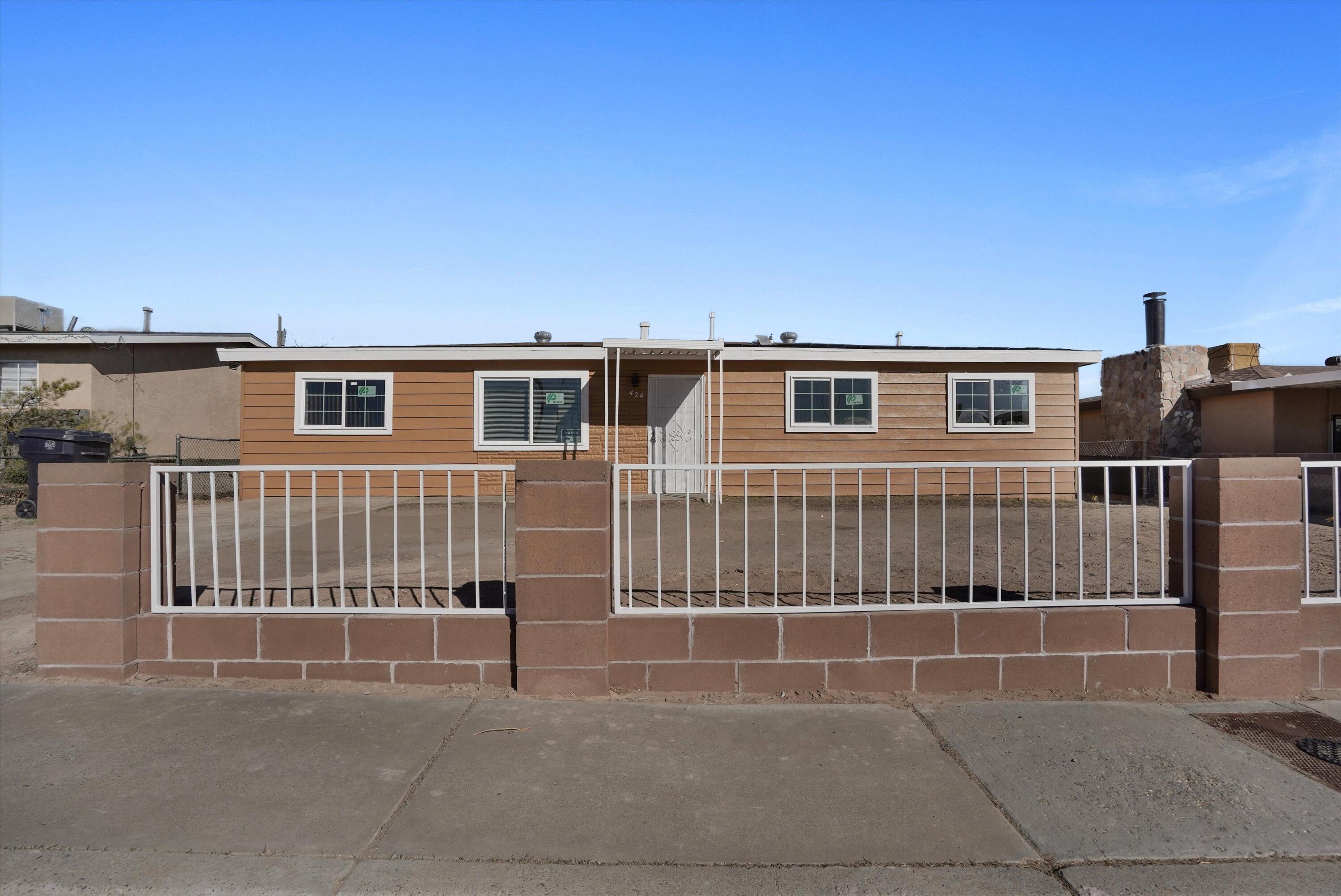 424 Airport Drive SW Albuquerque, NM 87121
