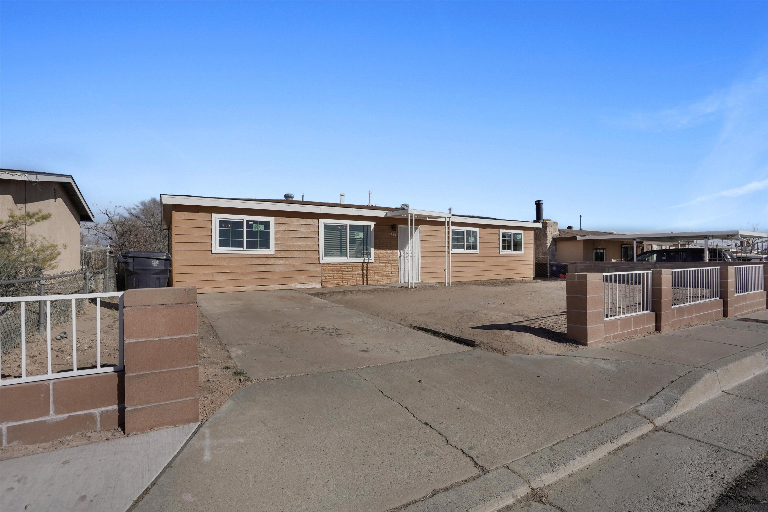 Homes for sale in Albuquerque, NM | 424 Airport Dr Sw, Albuquerque, NM 87121 | MLS# 1098697