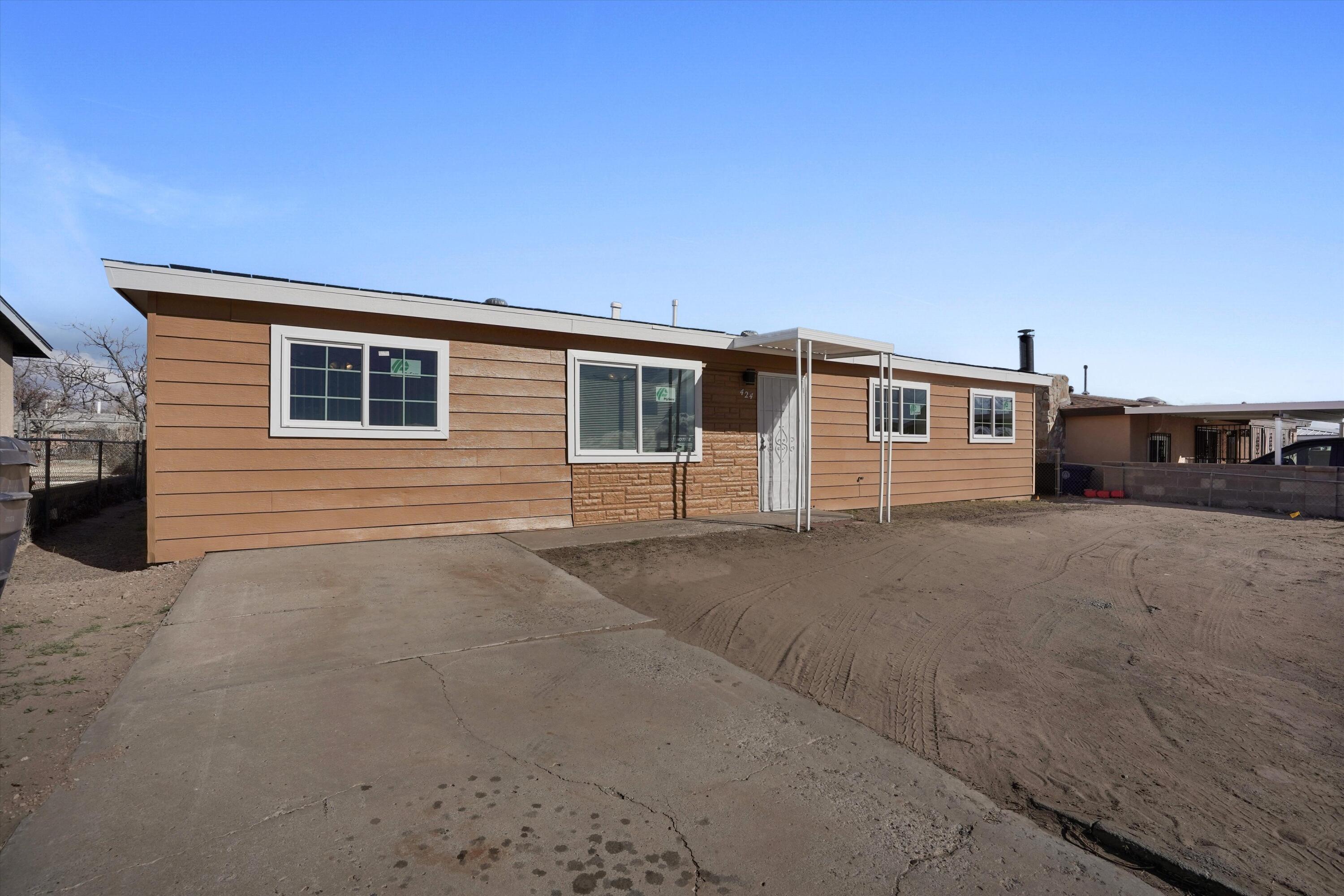 Homes for sale in Albuquerque, NM | 424 Airport Dr Sw, Albuquerque, NM 87121 | MLS# 1098697