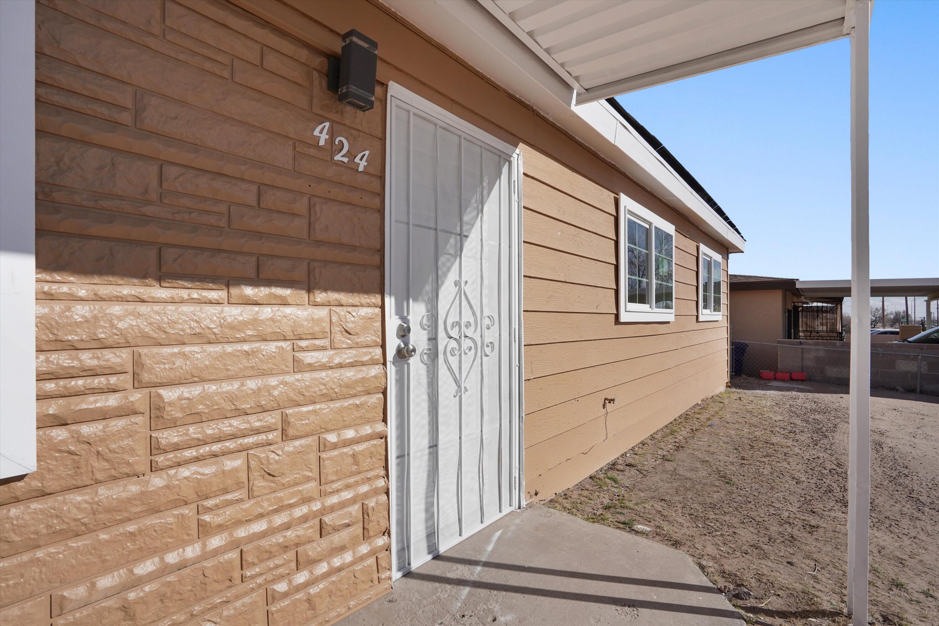 Homes for sale in Albuquerque, NM | 424 Airport Dr Sw, Albuquerque, NM 87121 | MLS# 1098697