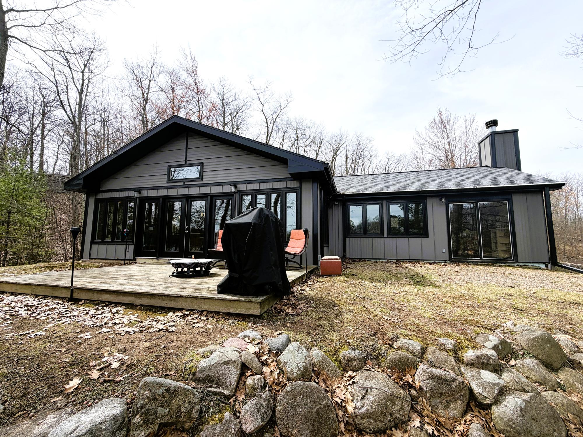 Nose Lake house picture