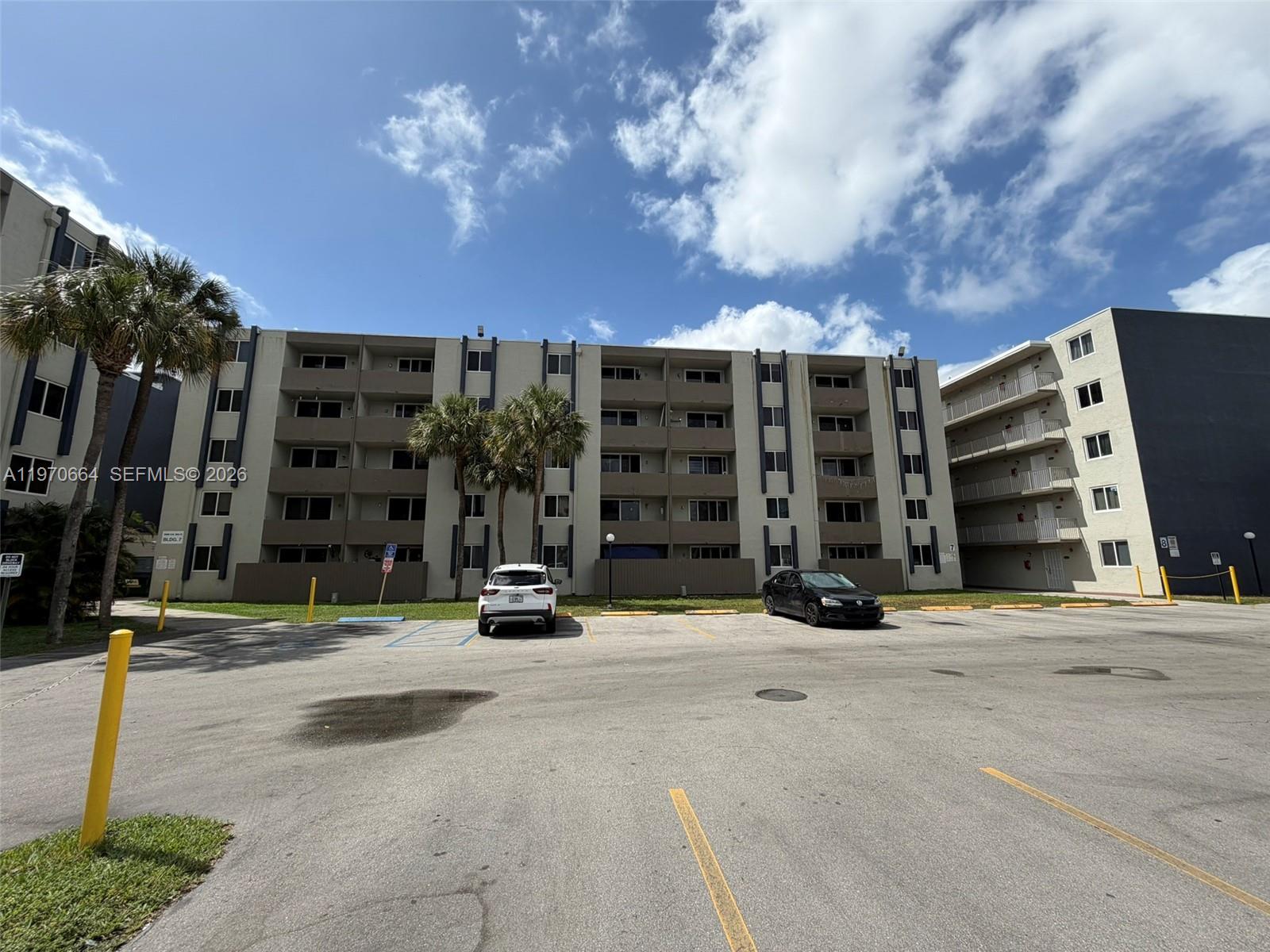 Homes for sale in Hialeah Gardens, FL | 10090 Nw 80th Ct #1206, Hialeah Gardens, FL 33016 | MLS# A11970664
