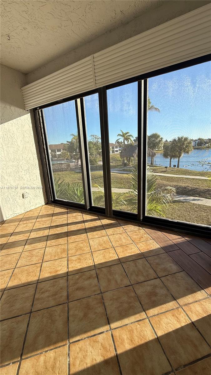 Bonus room and amenities at 201 Lake Pointe Dr - Condo in Oakland Park