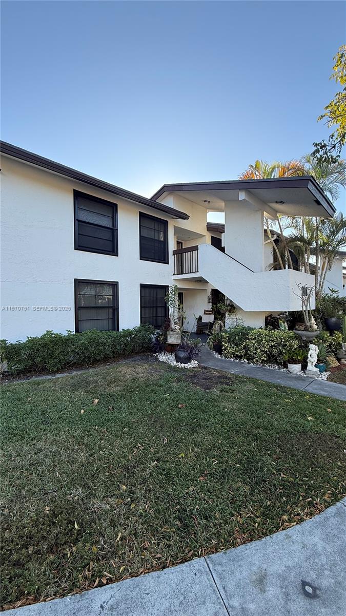 Elegant master bedroom retreat at 201 Lake Pointe Dr - Condo in Oakland Park