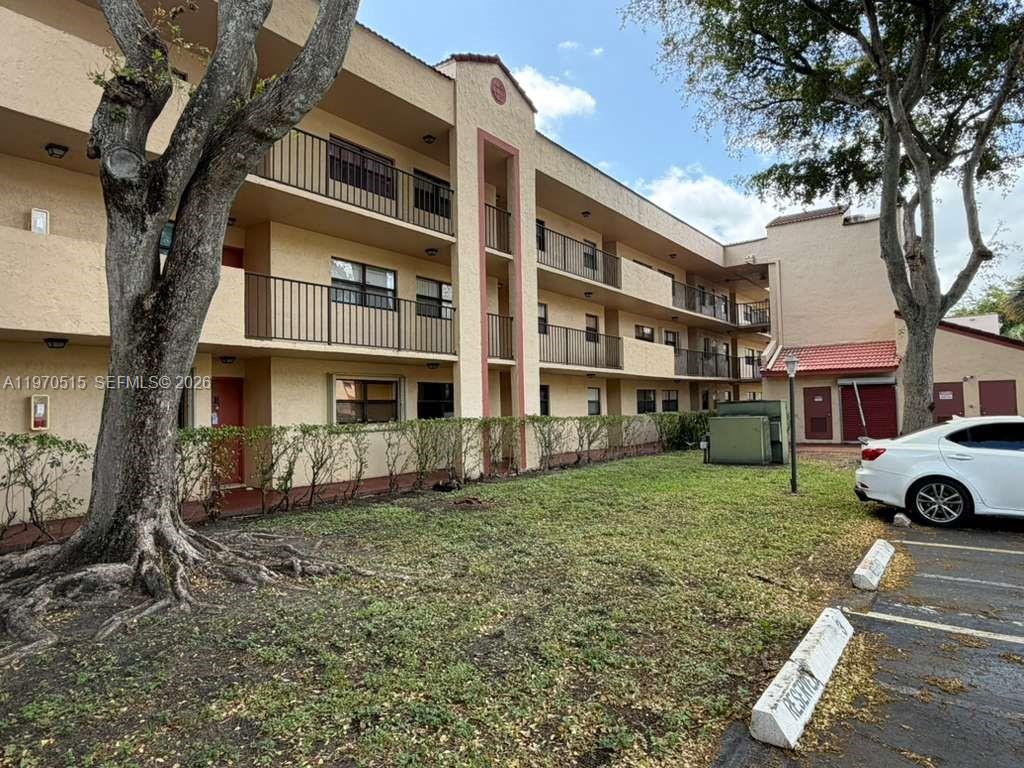 Miramar Club Condominium