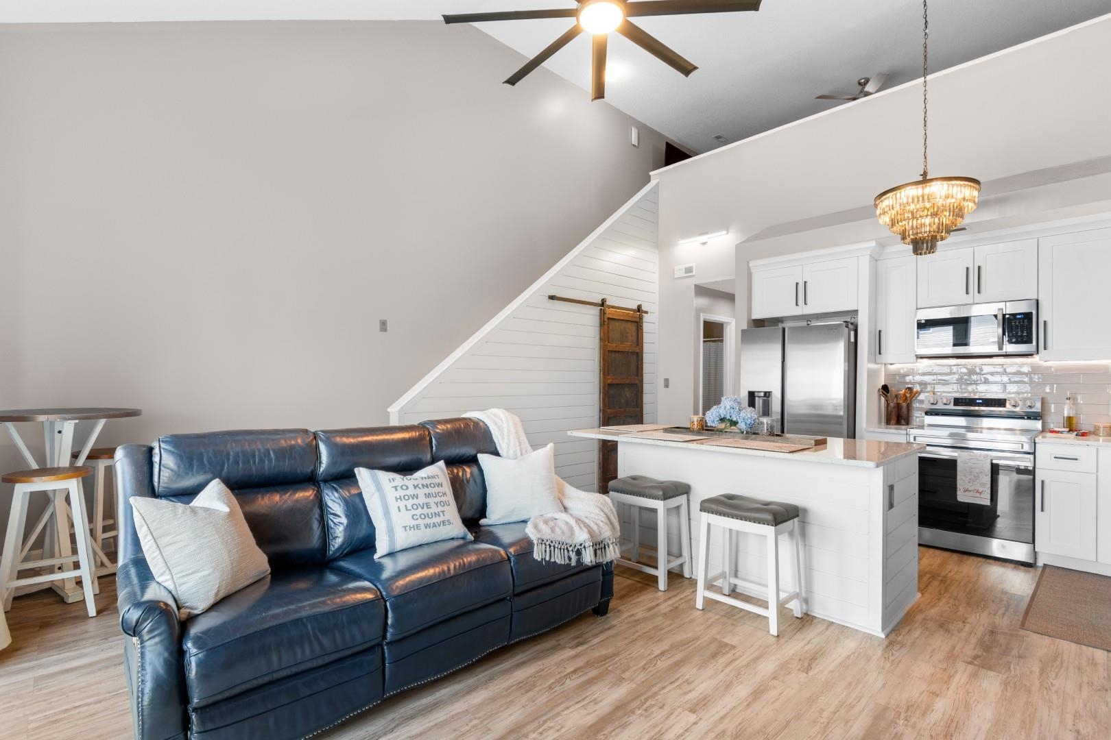 2604845 | Photo 17