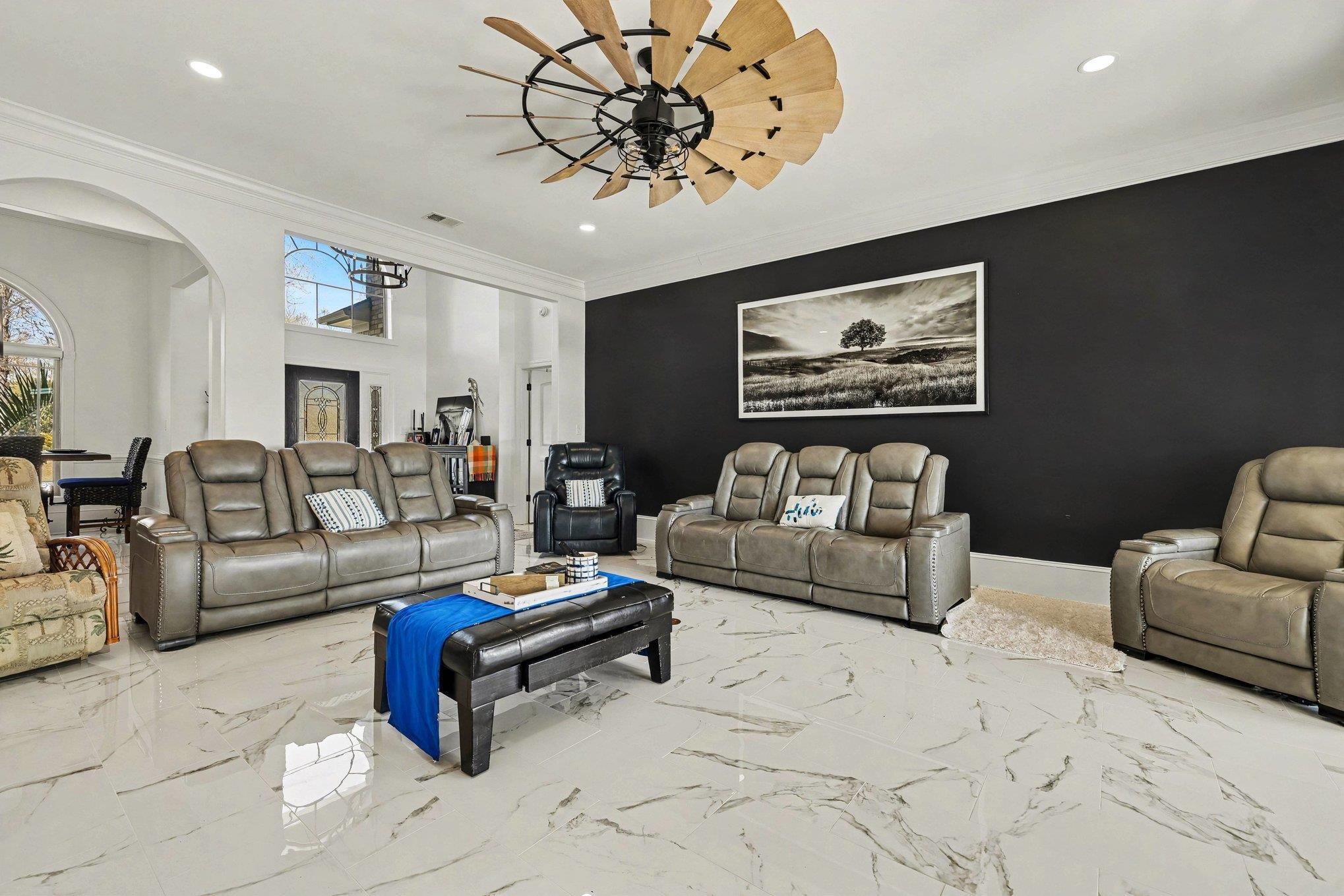 2604915 | Photo 13