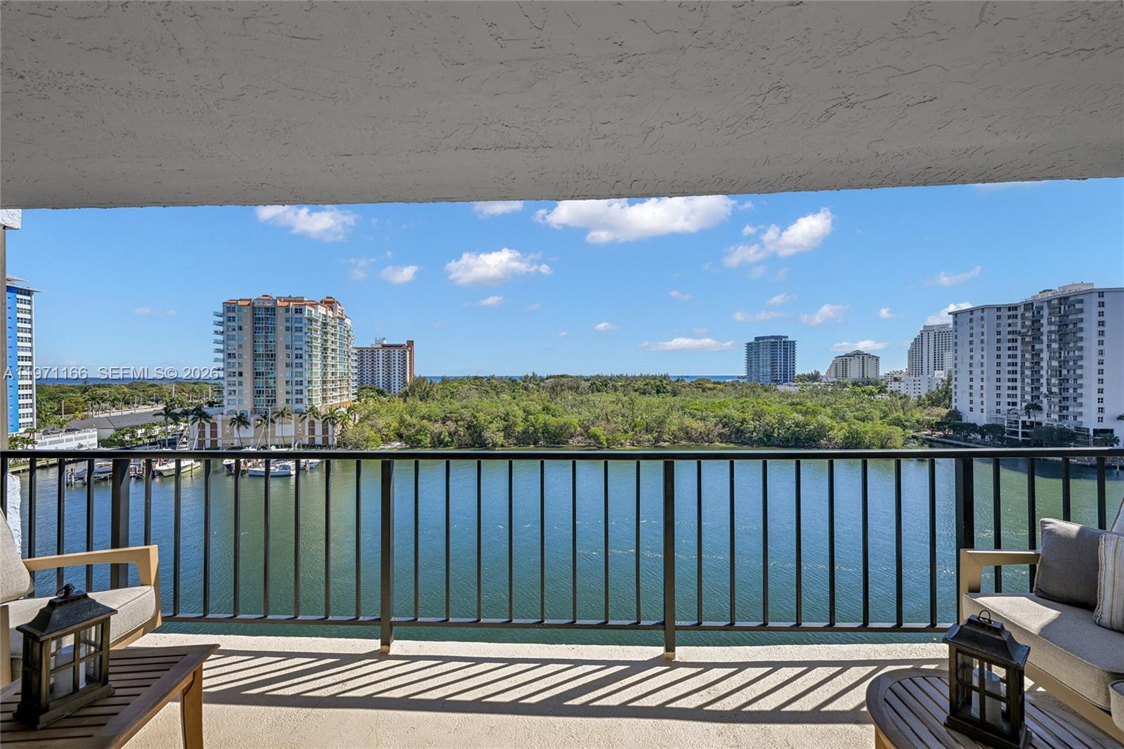 Corinthian On The Intraco