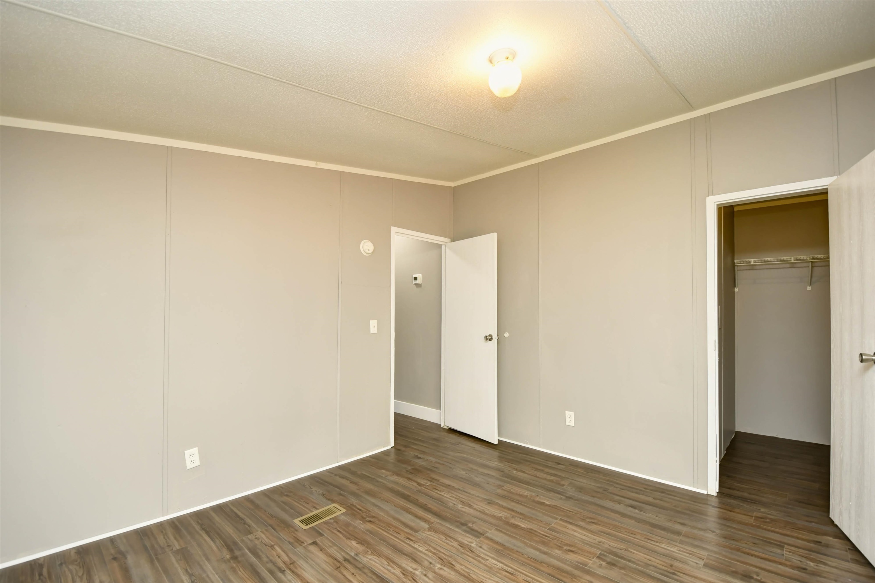 2604958 | Photo 22