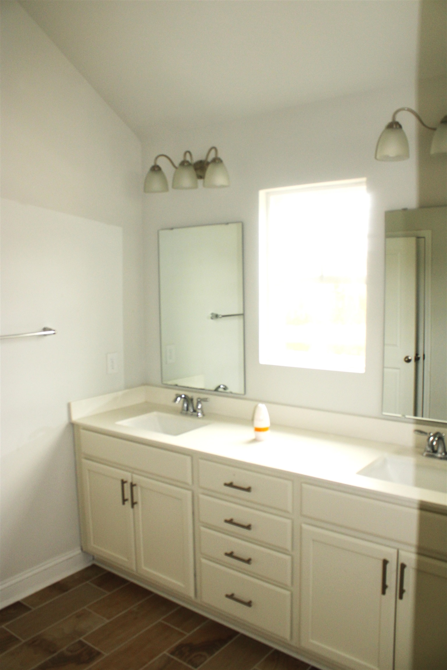 2604961 | Photo 24
