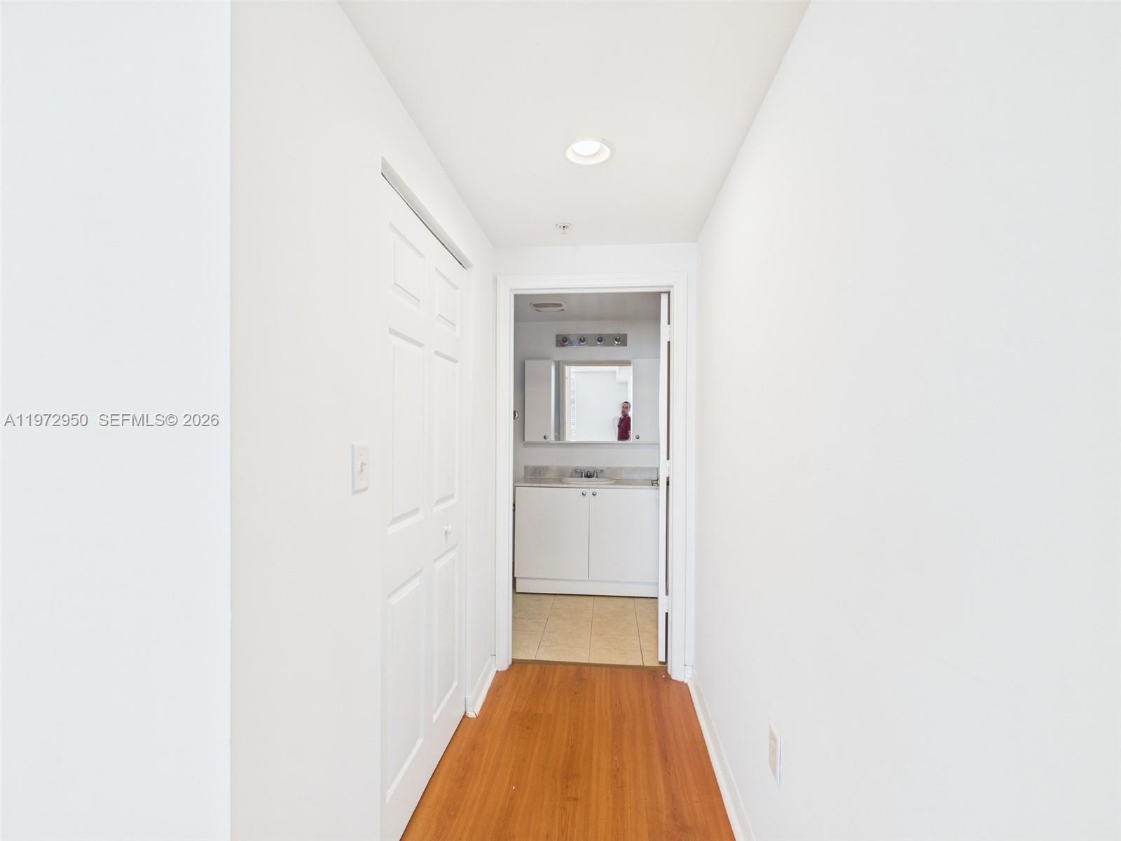 275 NE 18th St 810