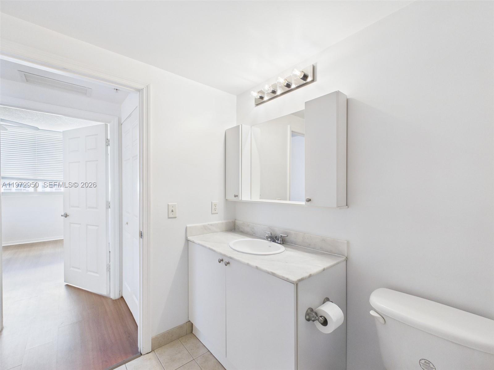 275 NE 18th St 810