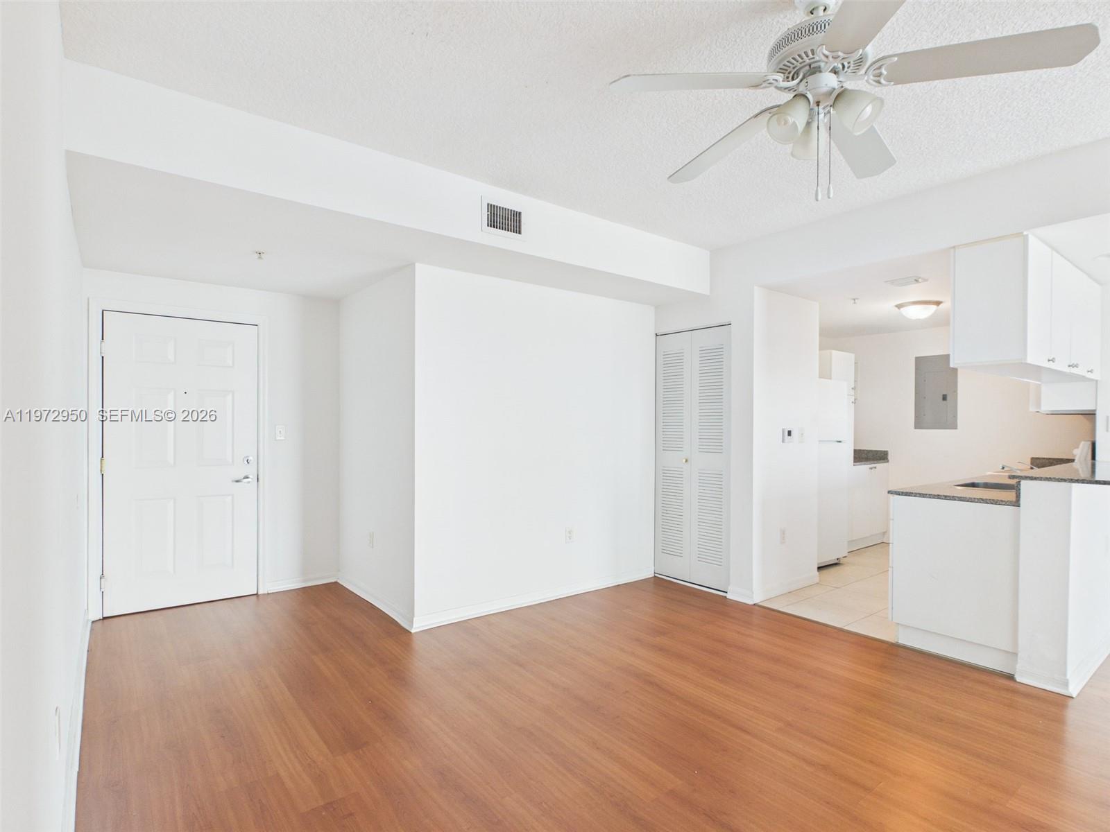 275 NE 18th St 810
