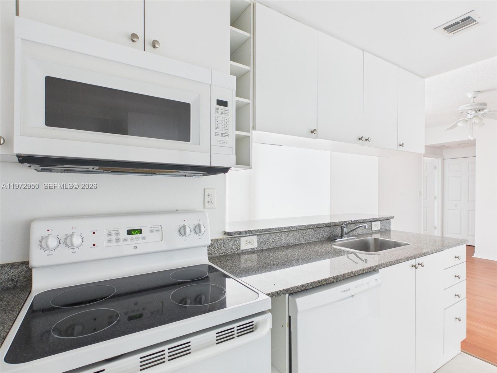275 NE 18th St 810