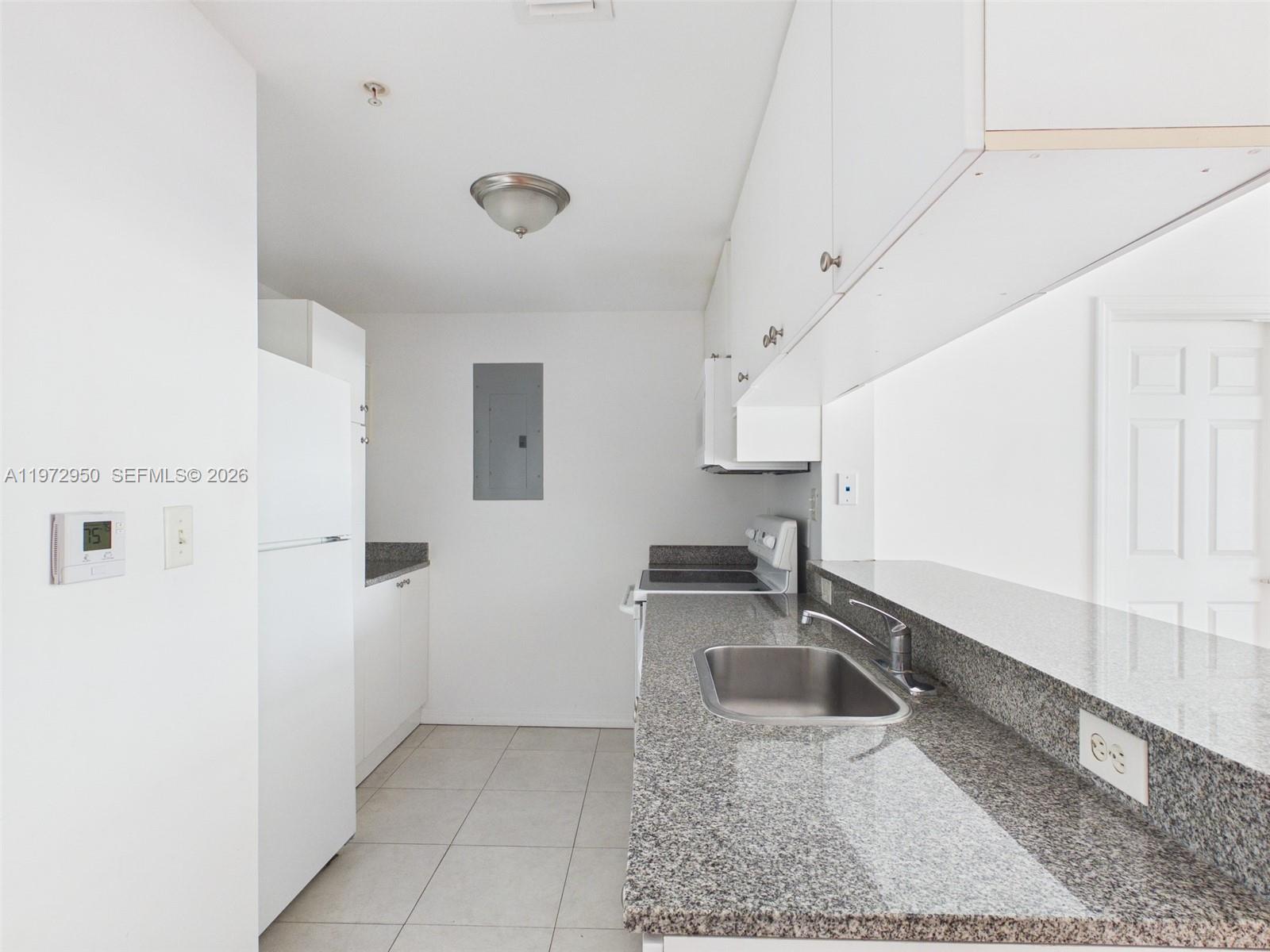 275 NE 18th St 810