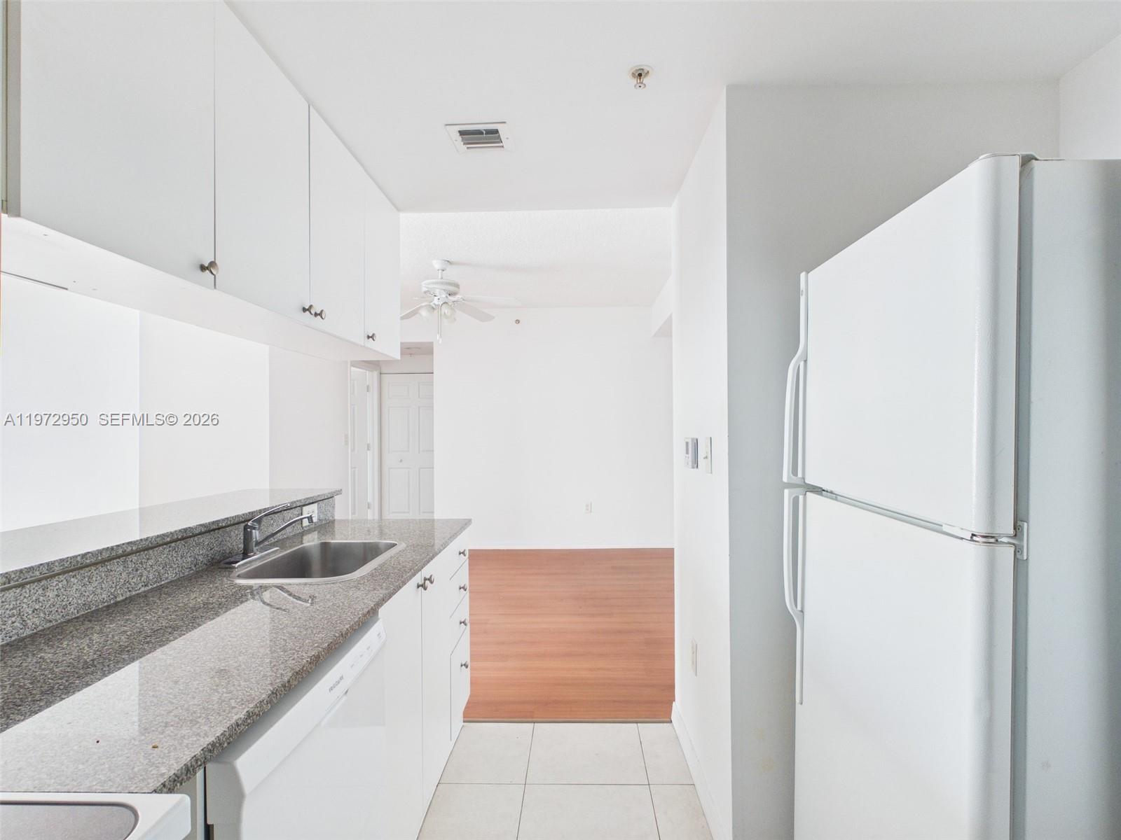 275 NE 18th St 810