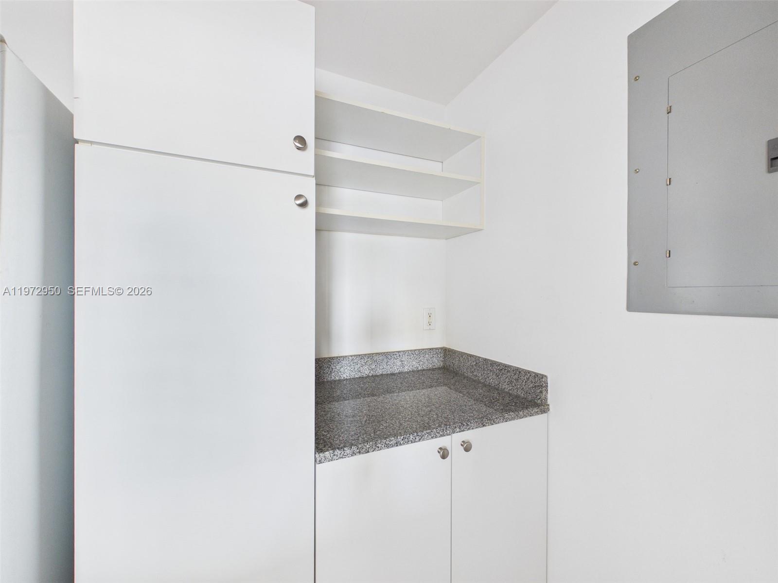 275 NE 18th St 810