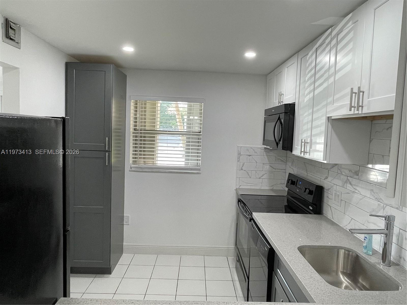 Sands Point 4 Condo