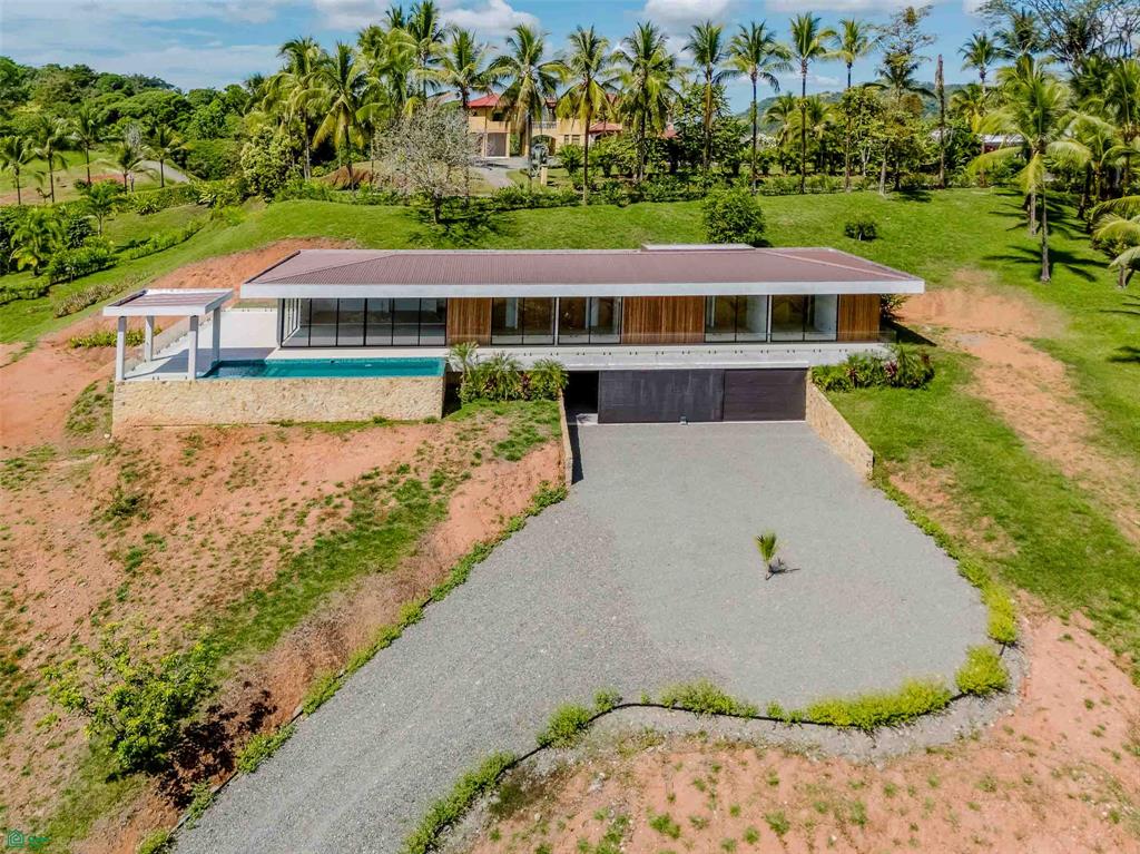 4 bed Single Family Homes For Sale in Aguirre, Puntarenas - 1