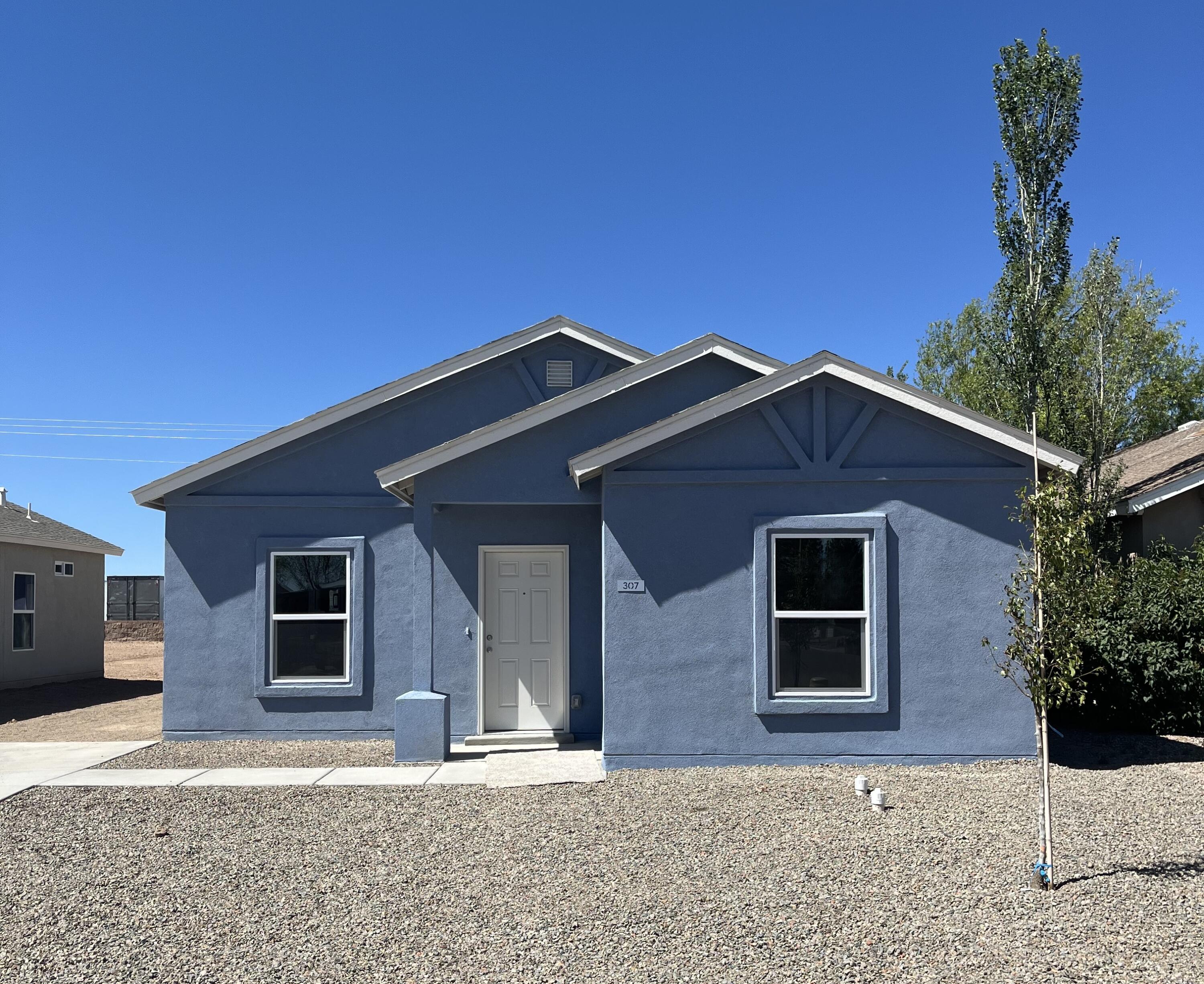 Homes for sale in Moriarty, NM | 307 Camino Eric, Moriarty, NM 87035 | MLS# 1098975