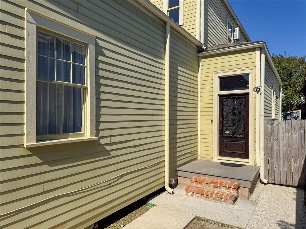 Homes for sale in New Orleans, LA | 3141 Laurel St, New Orleans, LA 70115 | MLS# 2545123