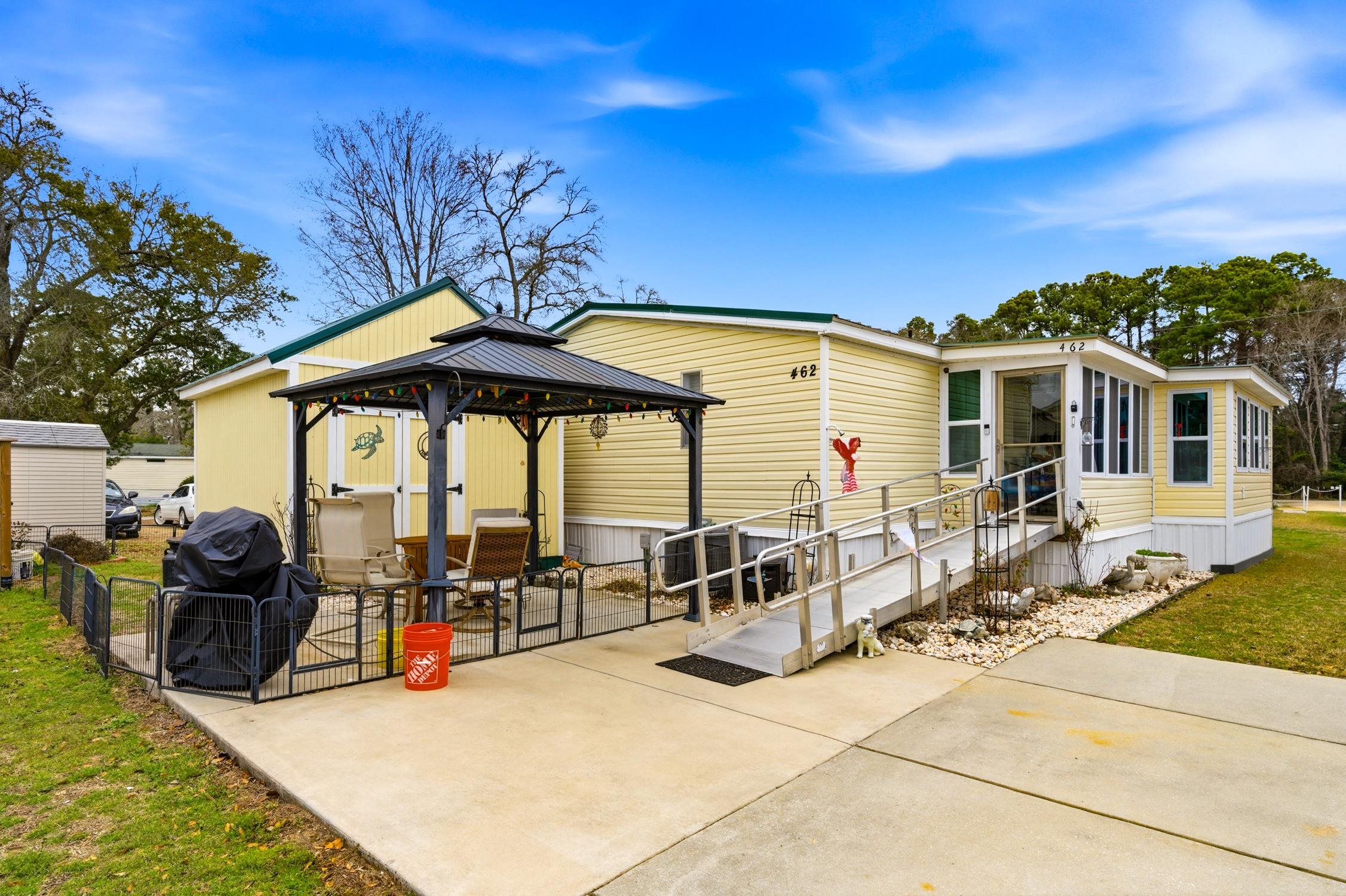 462 Oak Ave. Murrells Inlet, SC 29576