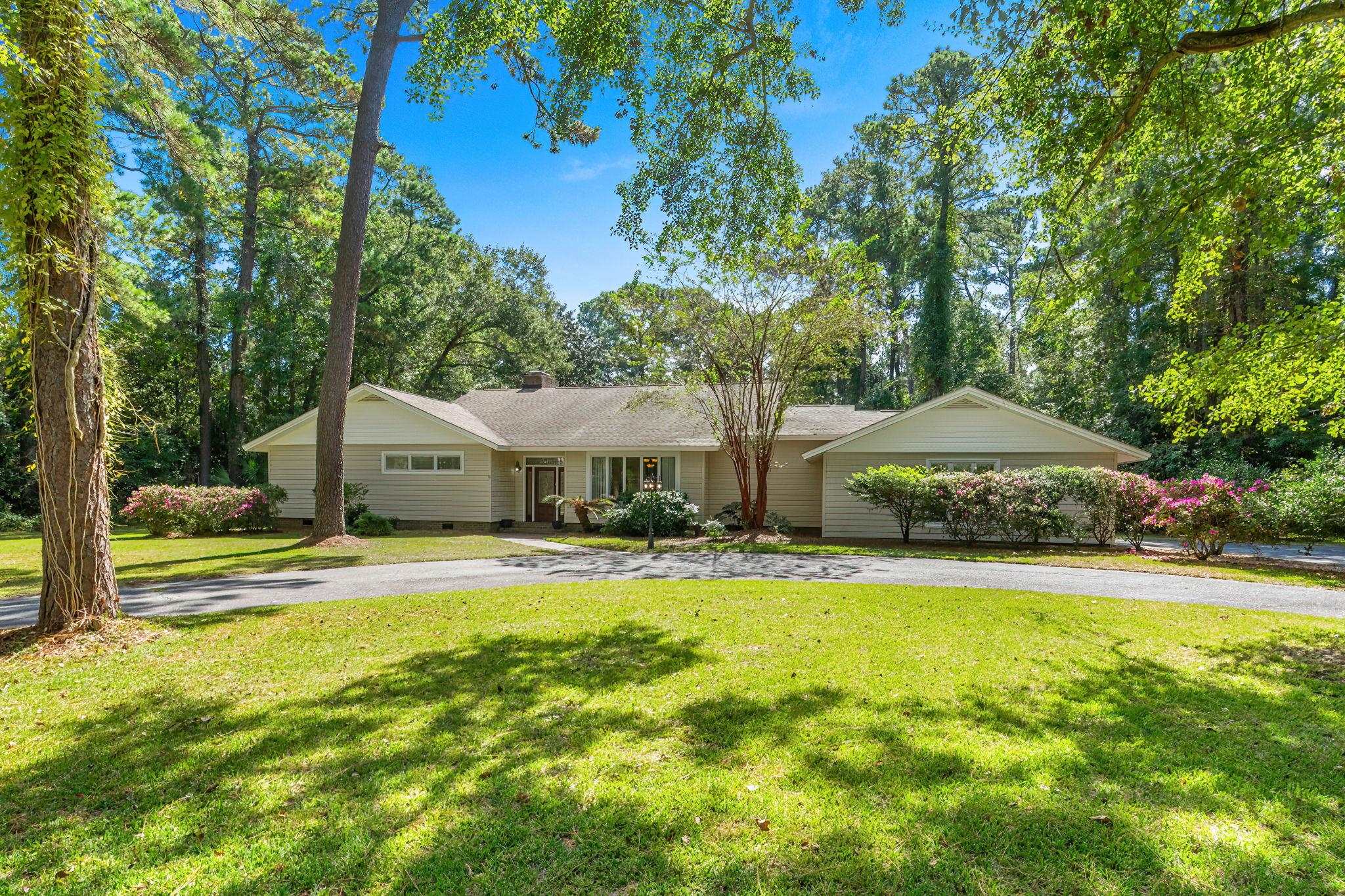 1762 Cliffwood Dr. Myrtle Beach, SC 29572