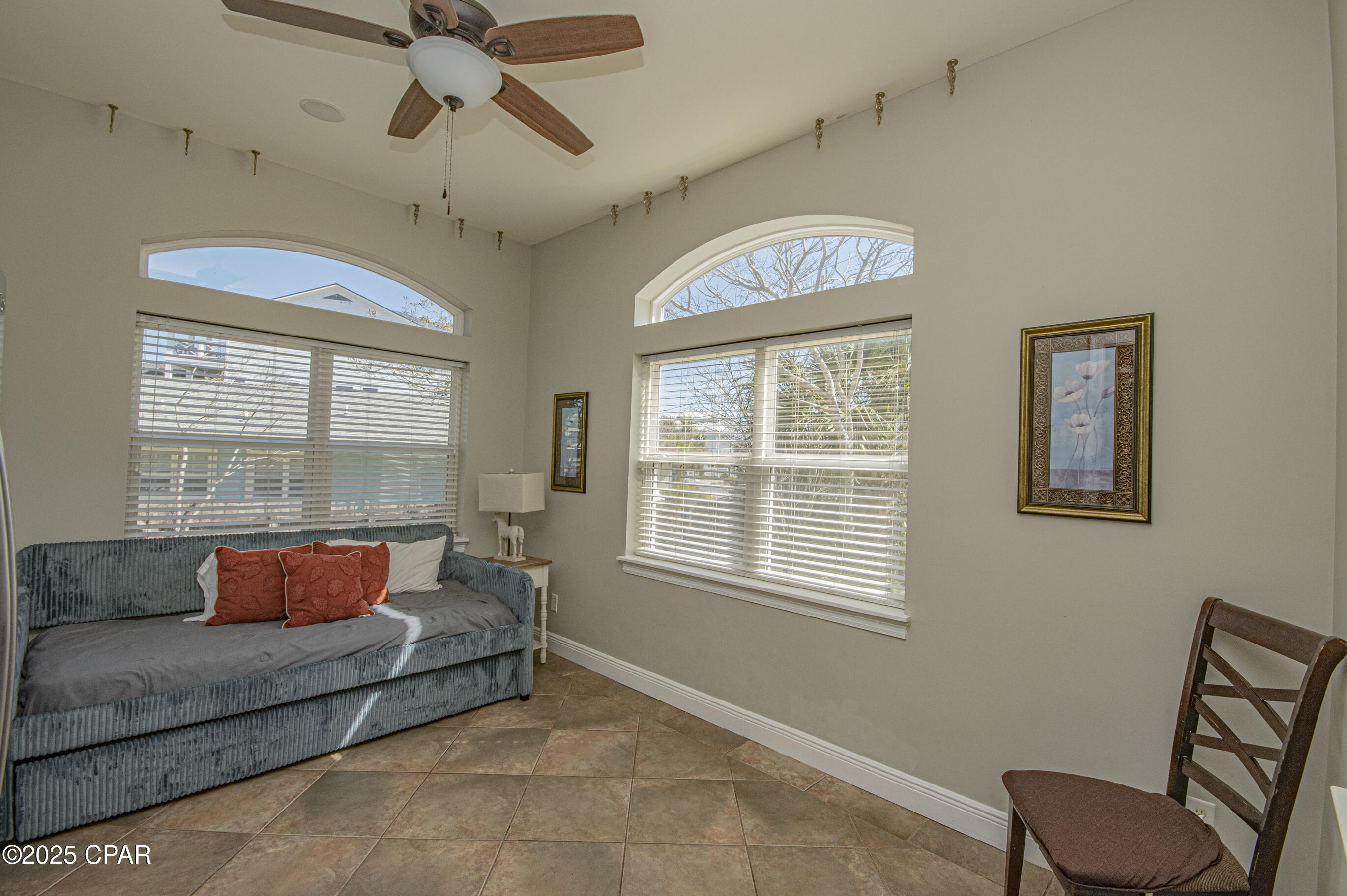 Image 19 For 411 La Valencia Circle
