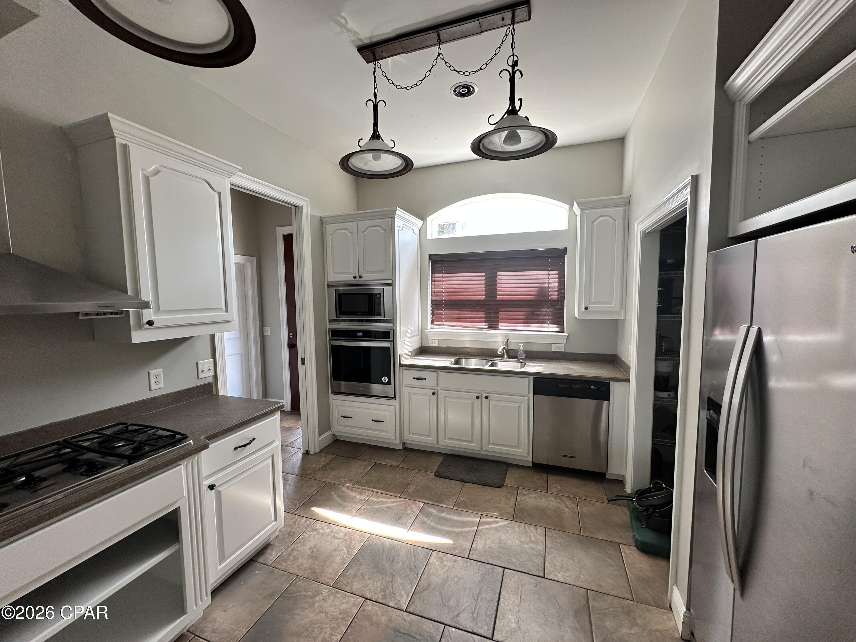Image 8 For 411 La Valencia Circle