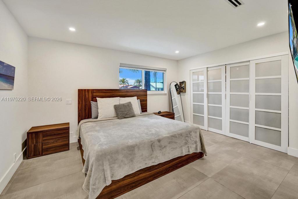 Spacious garage and storage at 4660 37th Ave - Home in Dania Beach