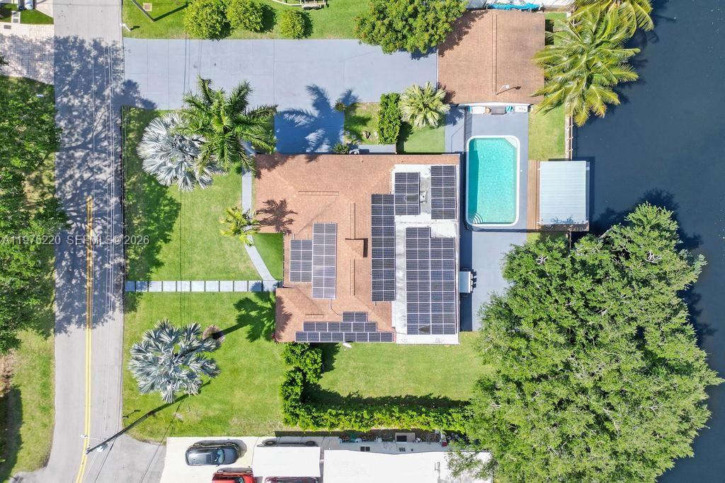 Elegant master bedroom retreat at 4660 37th Ave - Home in Dania Beach