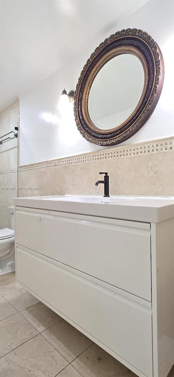 Elegant master bedroom retreat at 10110 Bay Harbor Dr - Condo in Bay Harbor Islands