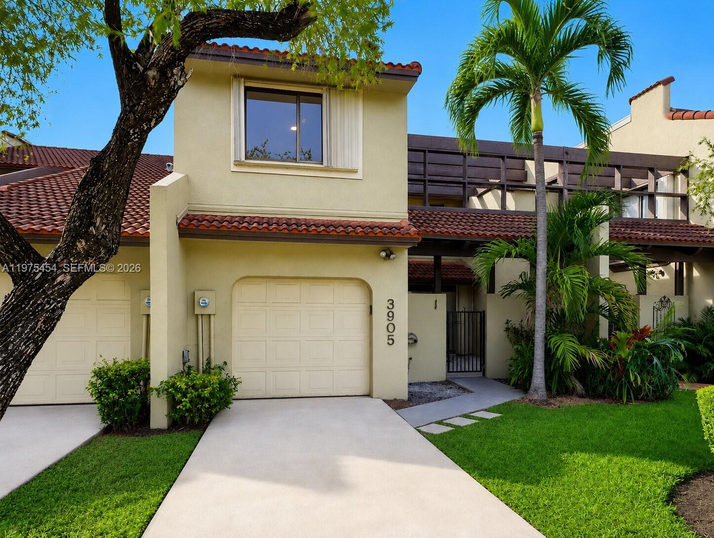 Costa Del Sol Condo J