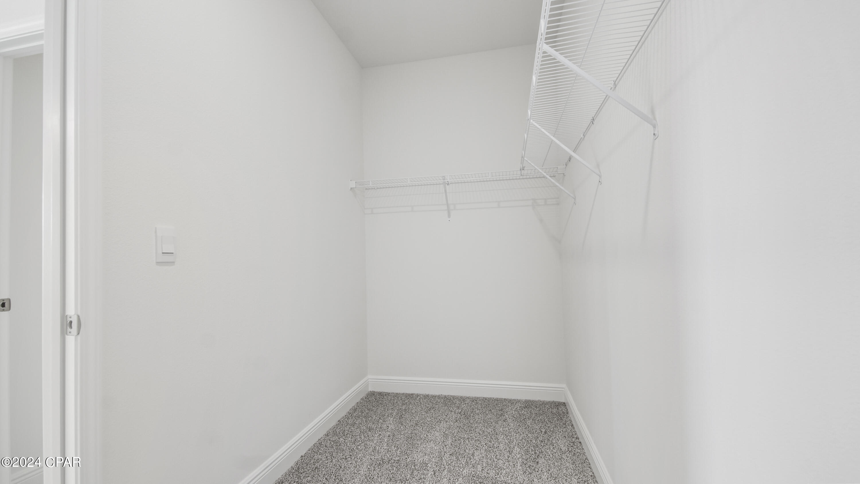 Image 31 For 586 Hancock Way