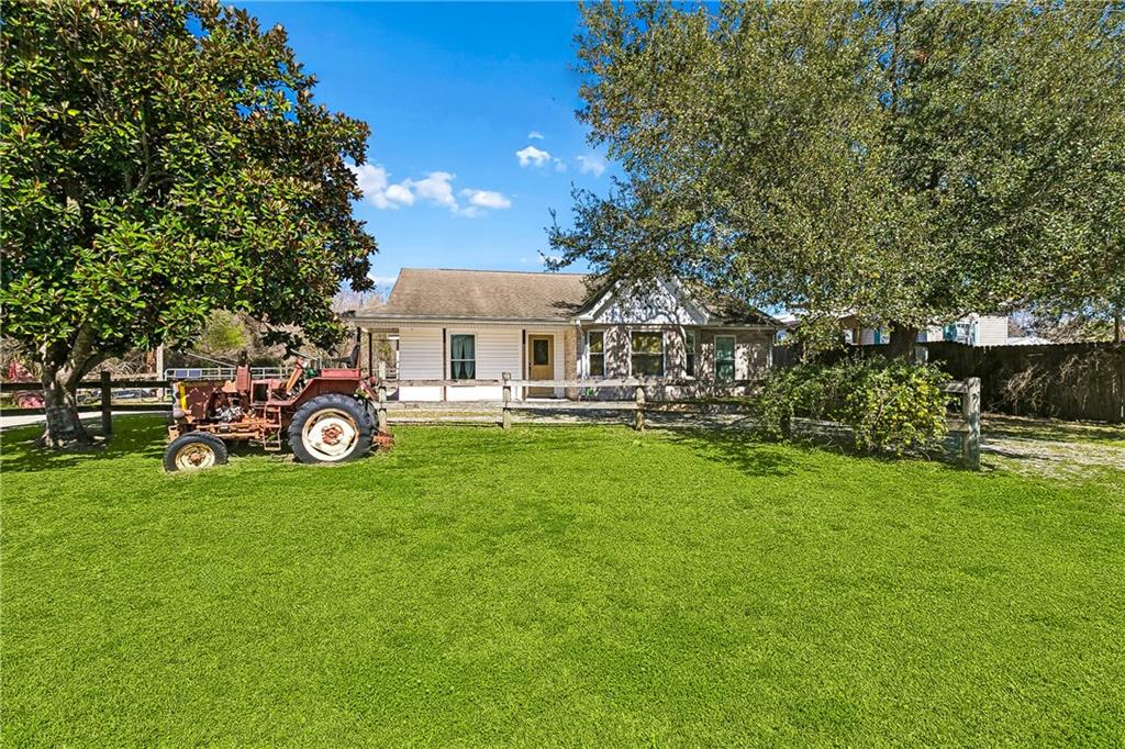 Homes for sale in Belle Chasse, LA | 516 1/2 Oak Rd, Belle Chasse, LA 70037 | MLS# 2545780