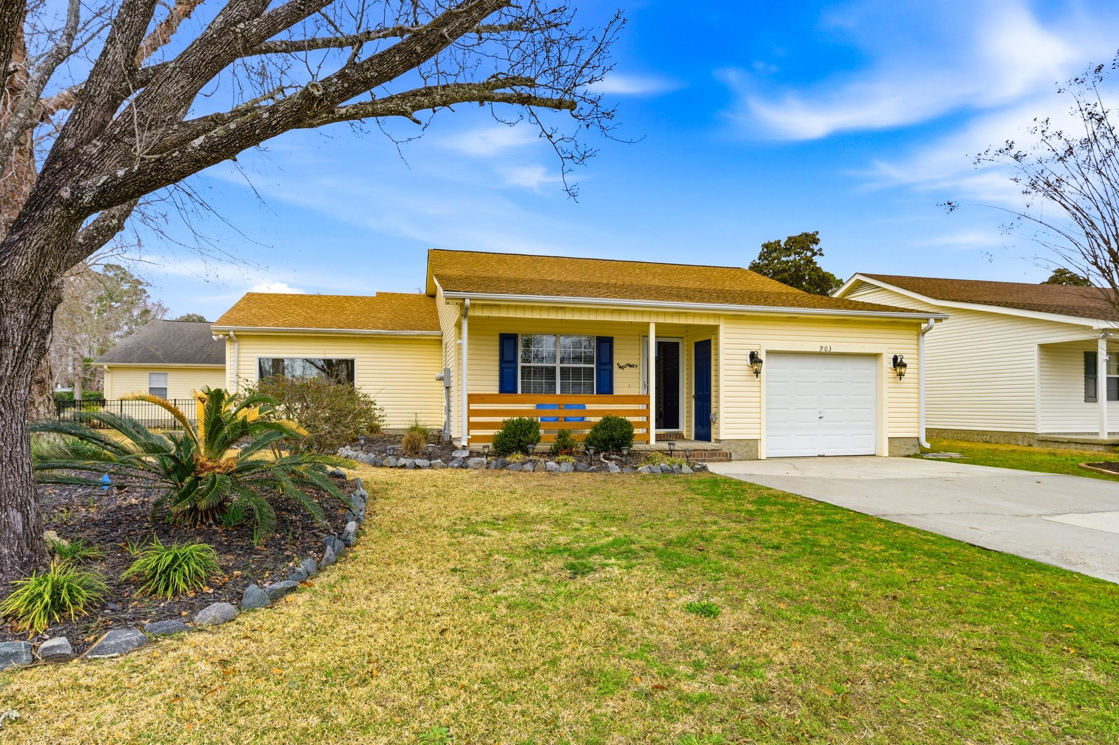 903 Woodberry Pl. Garden City, SC 29576