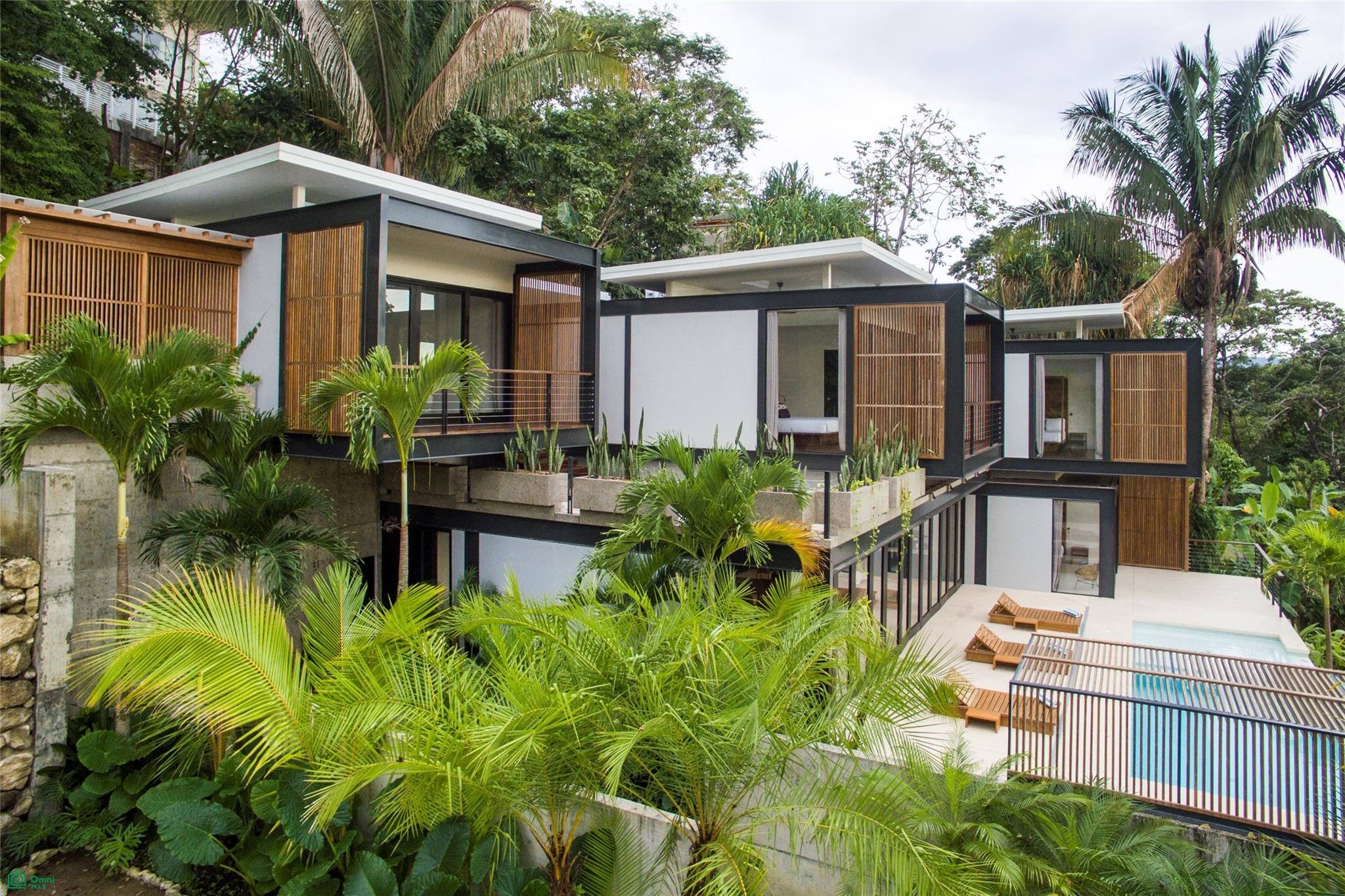 4 bed Single Family Homes For Sale in Puntarenas, Puntarenas - 1