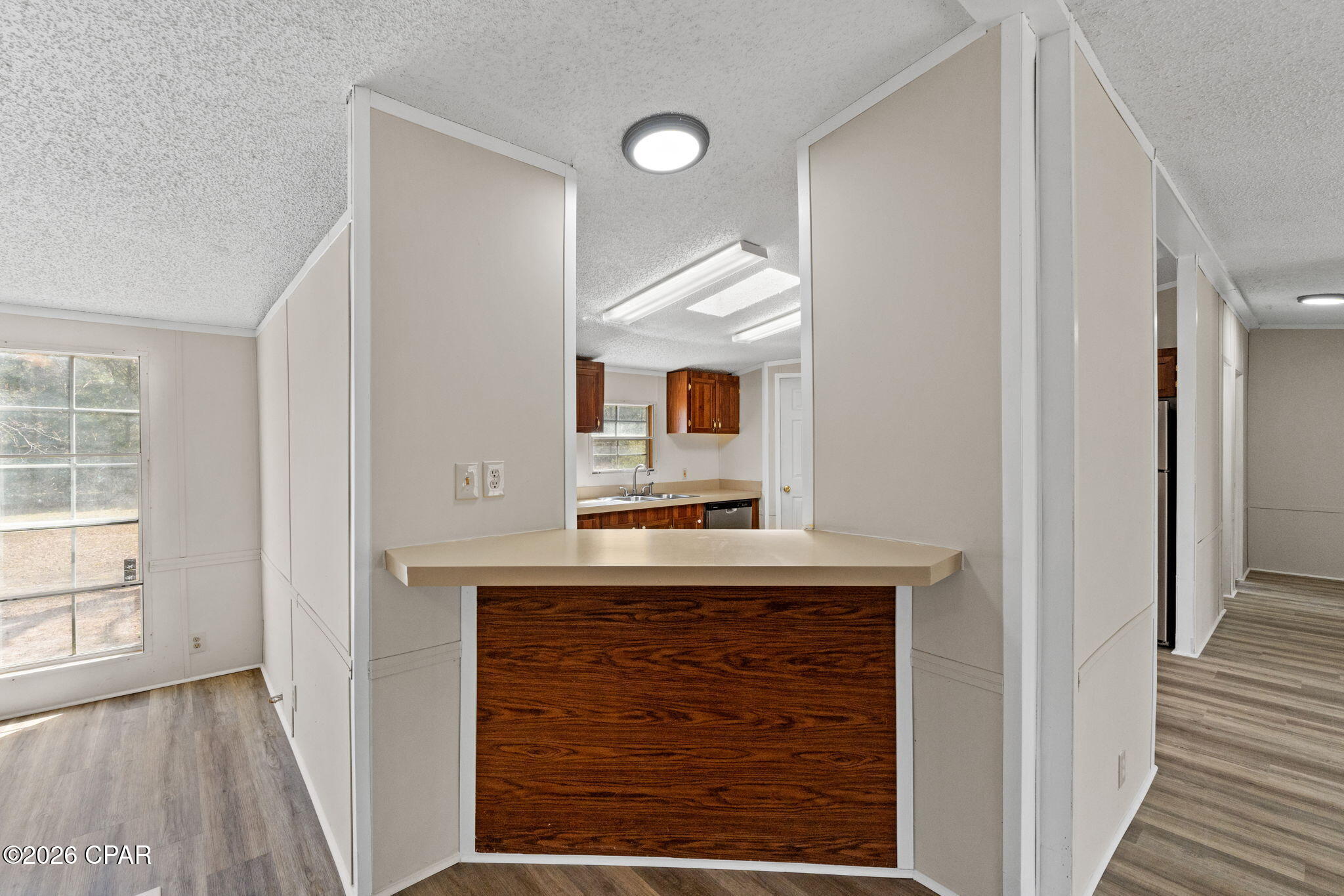 Listing photo id 11 for 4890 Logan Loop