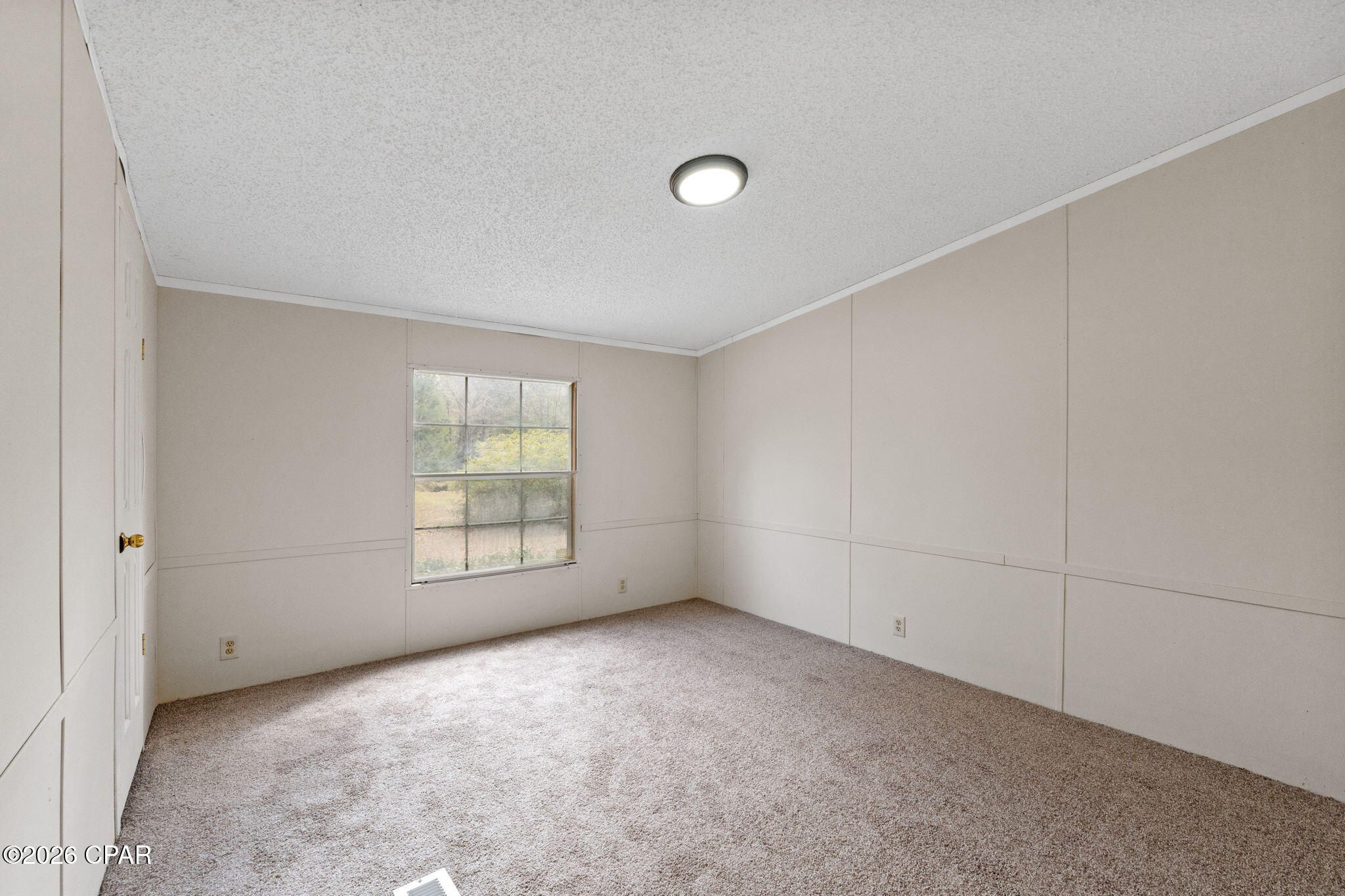 Listing photo id 22 for 4890 Logan Loop