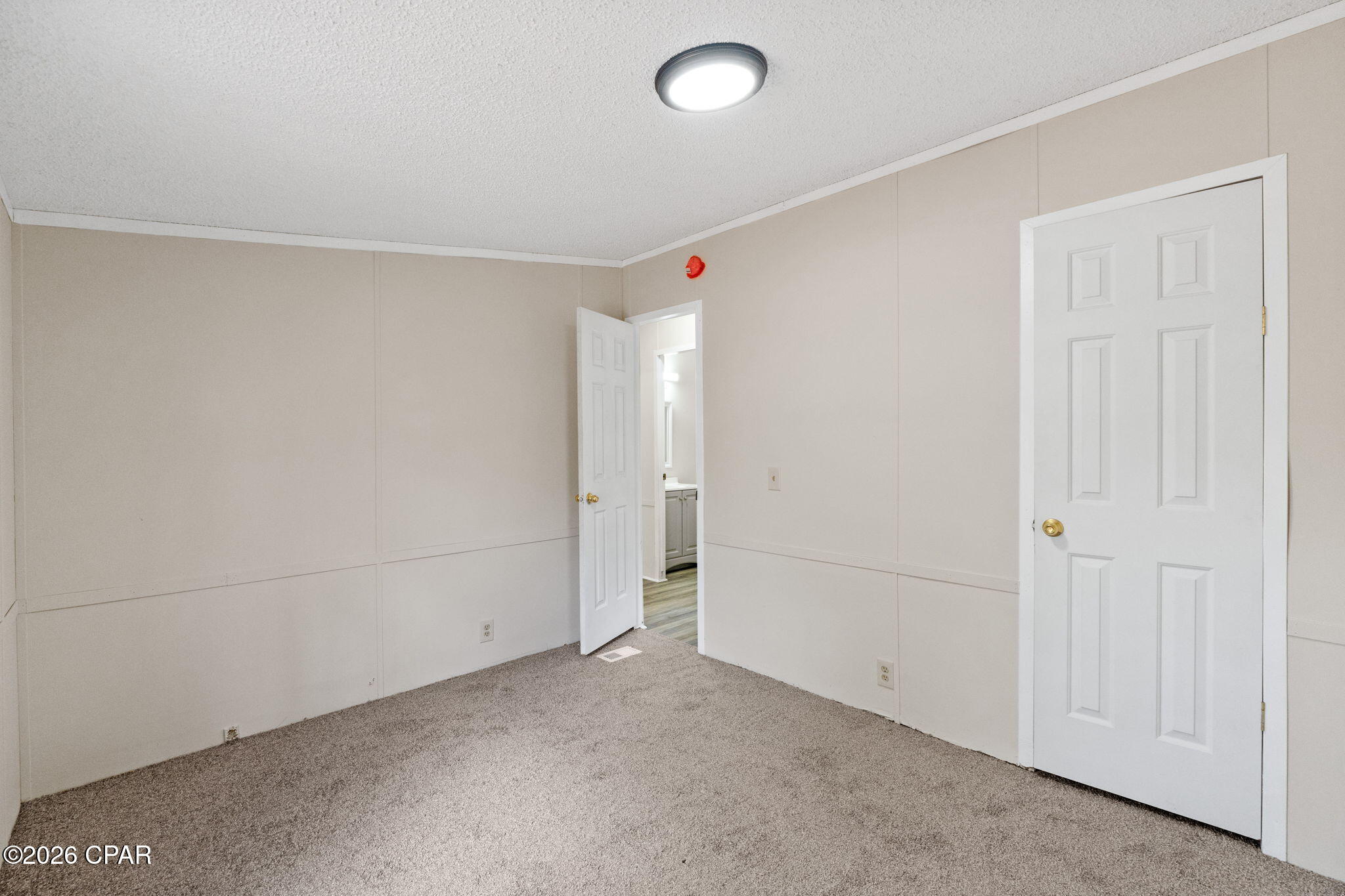 Listing photo id 25 for 4890 Logan Loop